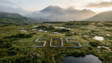 北海道「SOS」の正体──旭岳に残された巨大な救難信号と、35年解けない謎